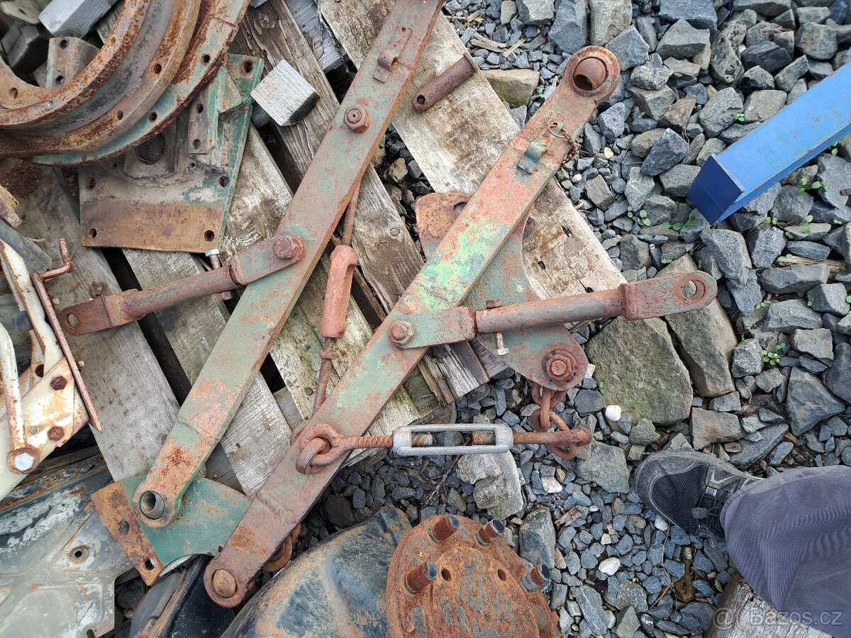 Zetor ramena hydrauliky