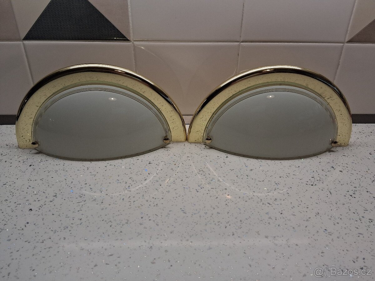 Světla na zeď. TOP stav.