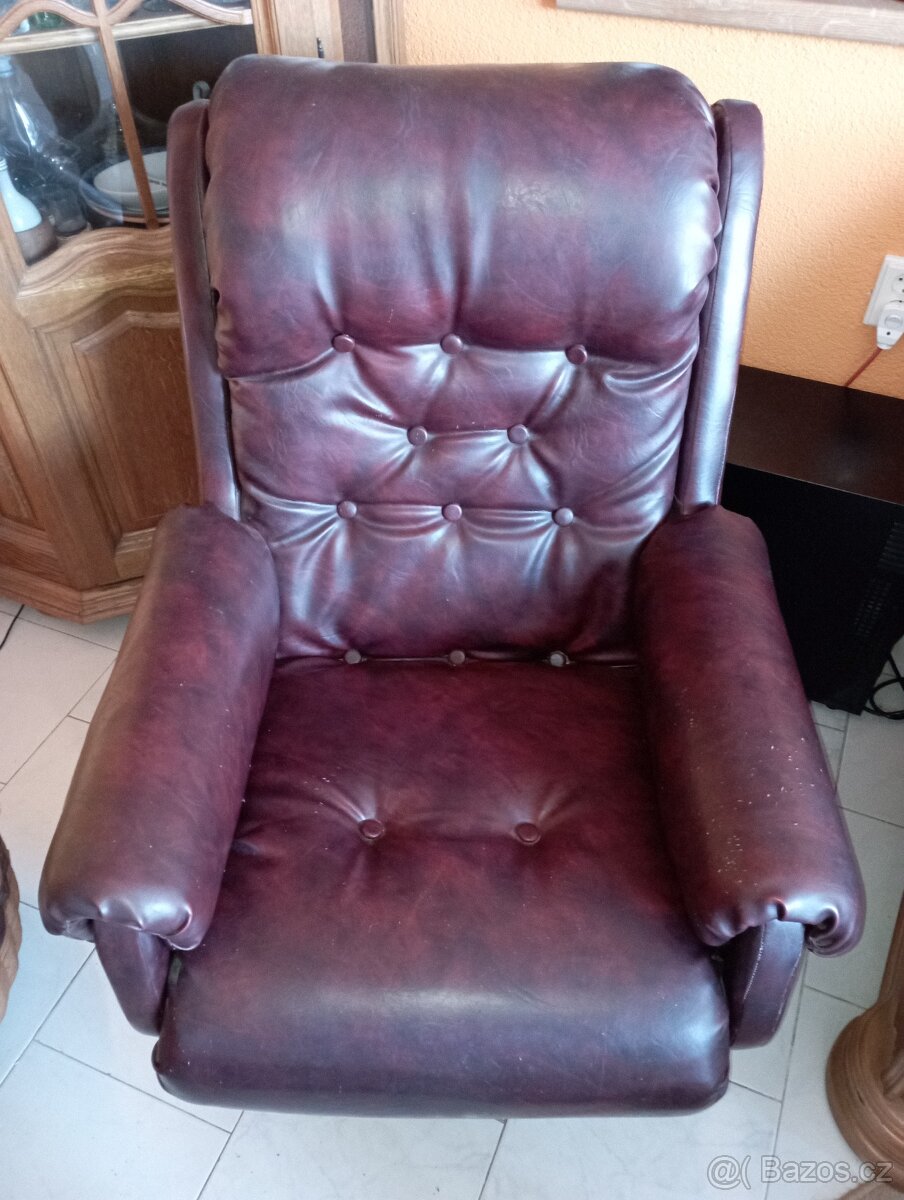 Prodám otočné a houpací křeslo - kůže