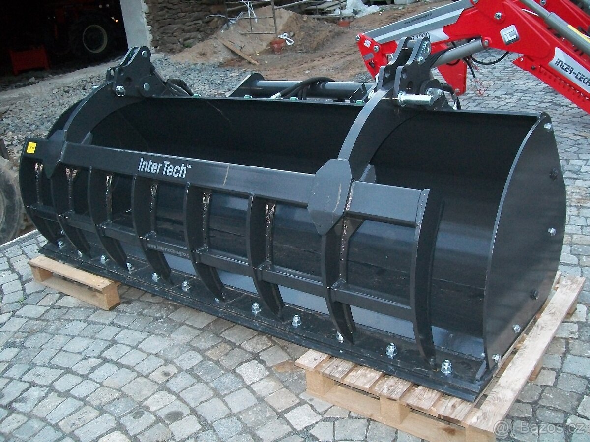 lopata s přidržovačem z výpalku pro manipulátory