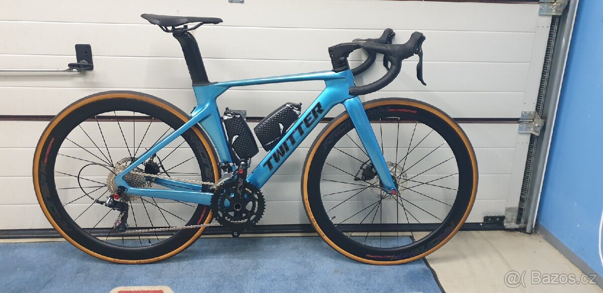 Nové celokarbonové silniční kolo Twitter R10 NOVÉ