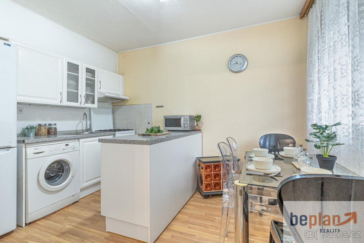 Prodej bytu 3+1, 69 m2, Bílinská - Prosek,