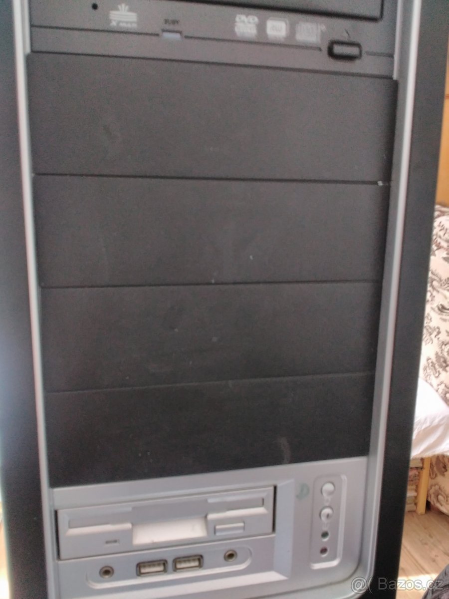 Prodám stolní počítač 1500 kč