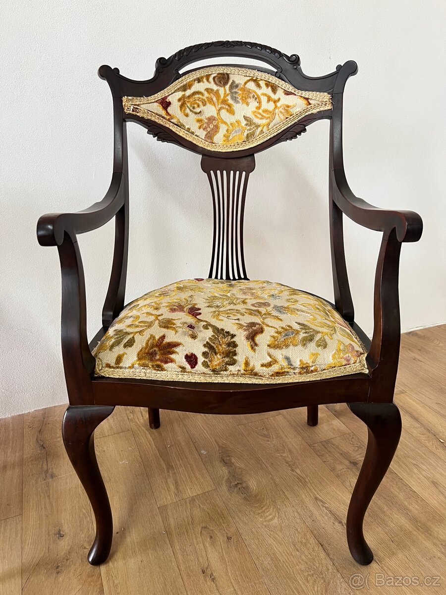 Stylová sada nábytku – 2 křesla + stolek