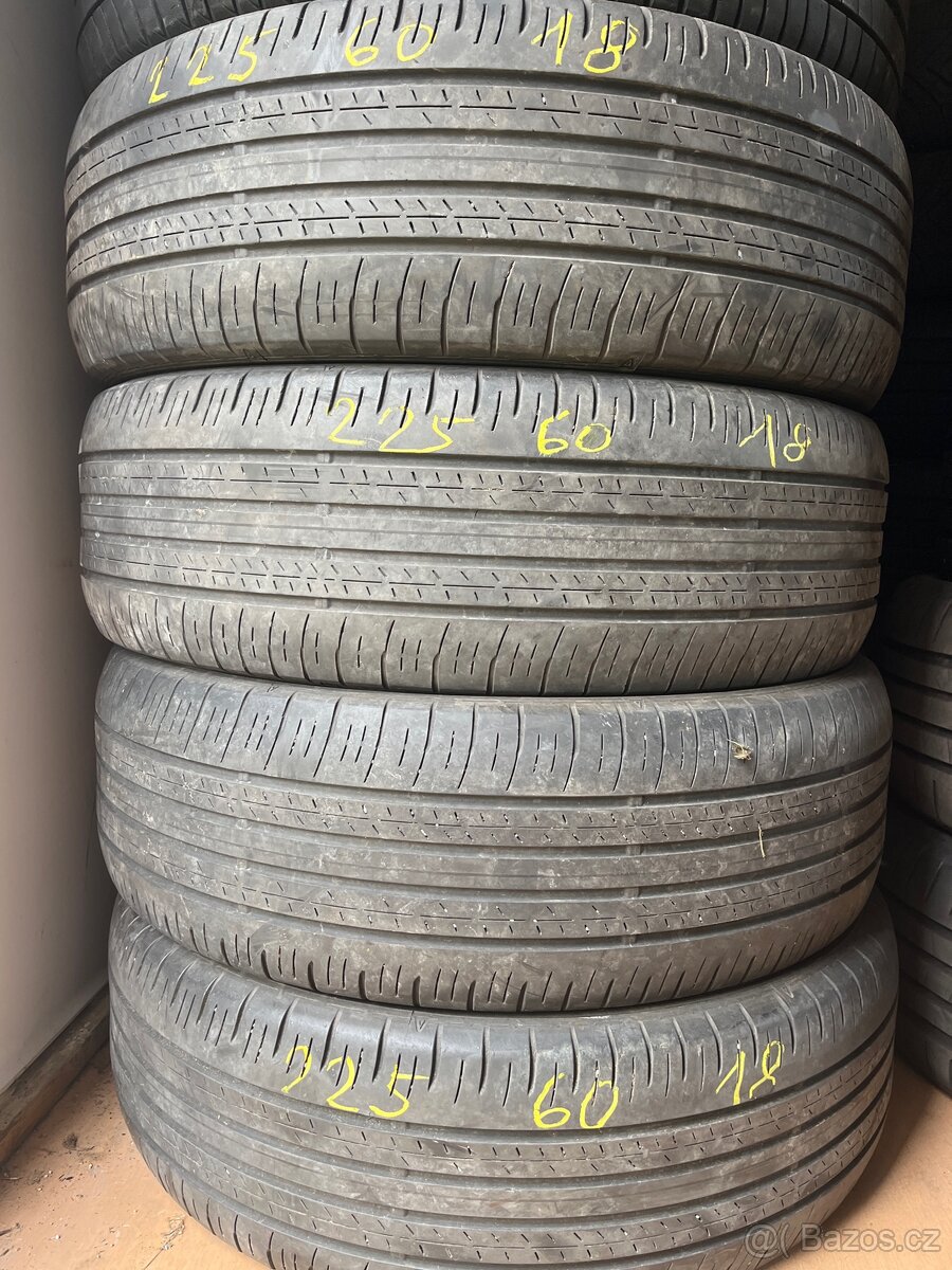 225/60/18 Dunlop letni
