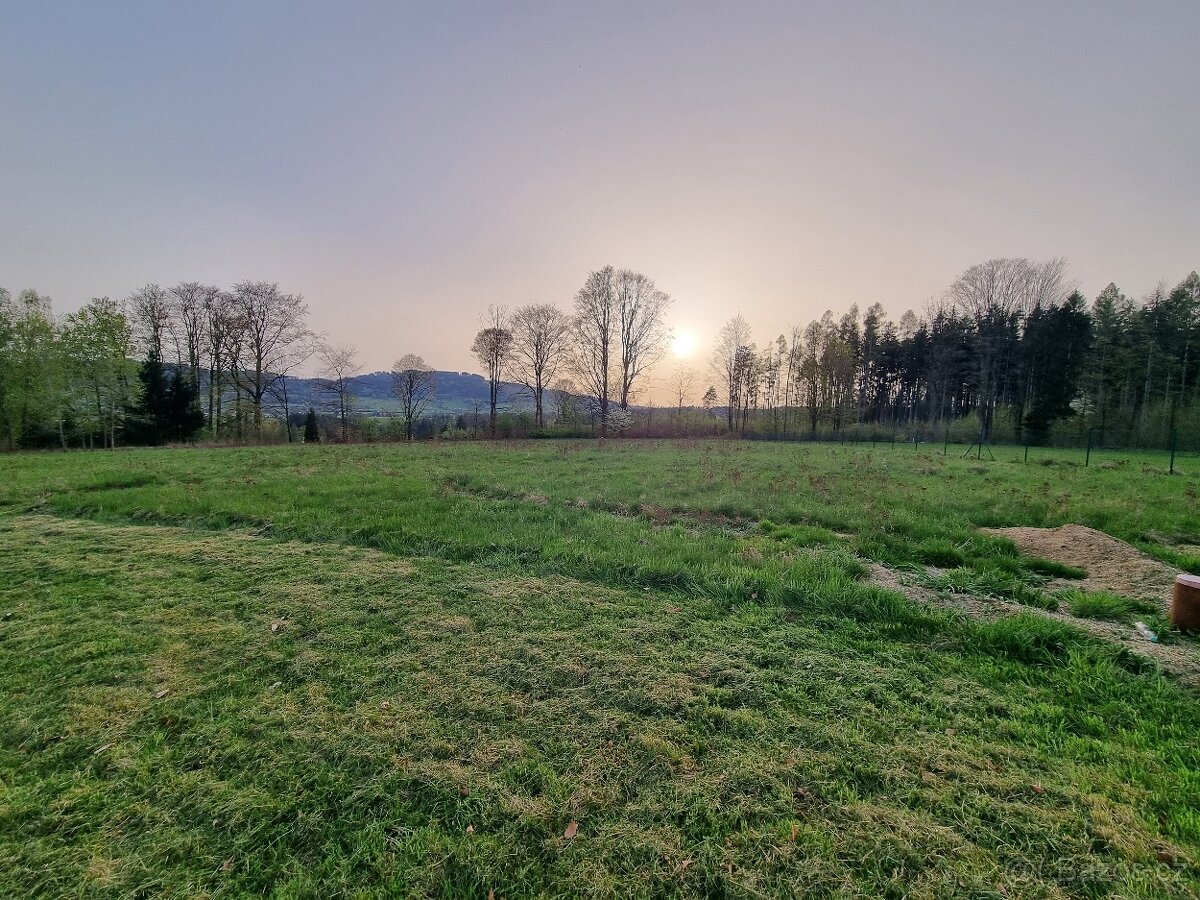 Prodej krásného stavebního pozemku 6652 m² – Nemojov