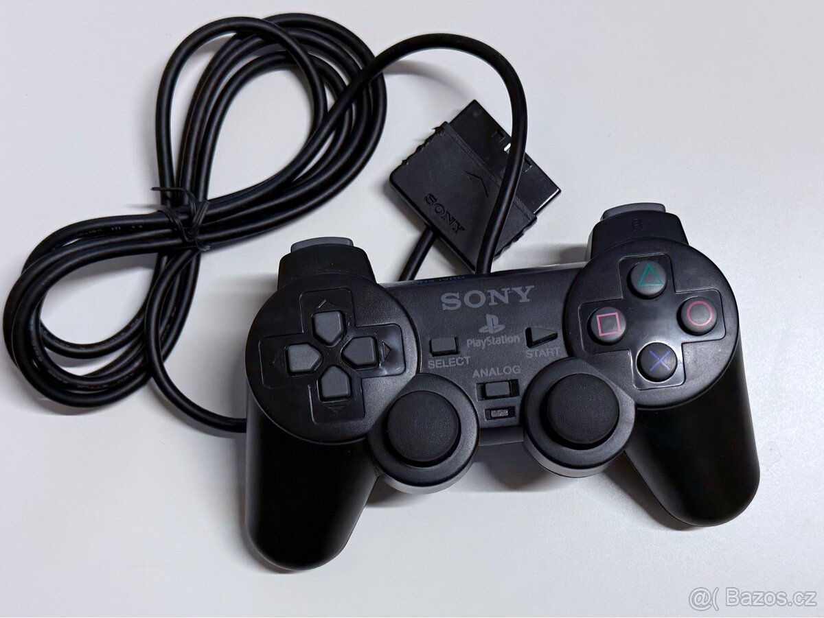 - PS2 Sony ovladač -