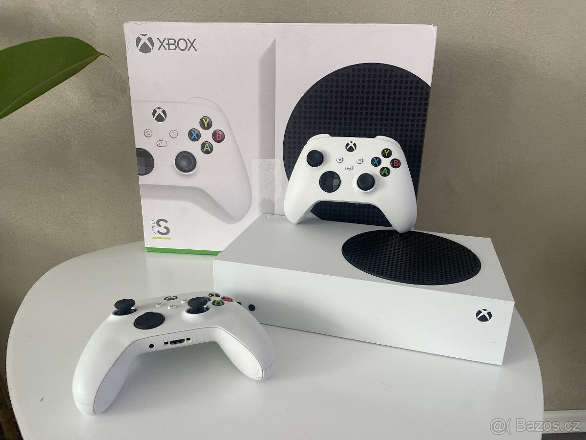 XBOX SERIES S + 2 ovladače (komplet orig. balení)