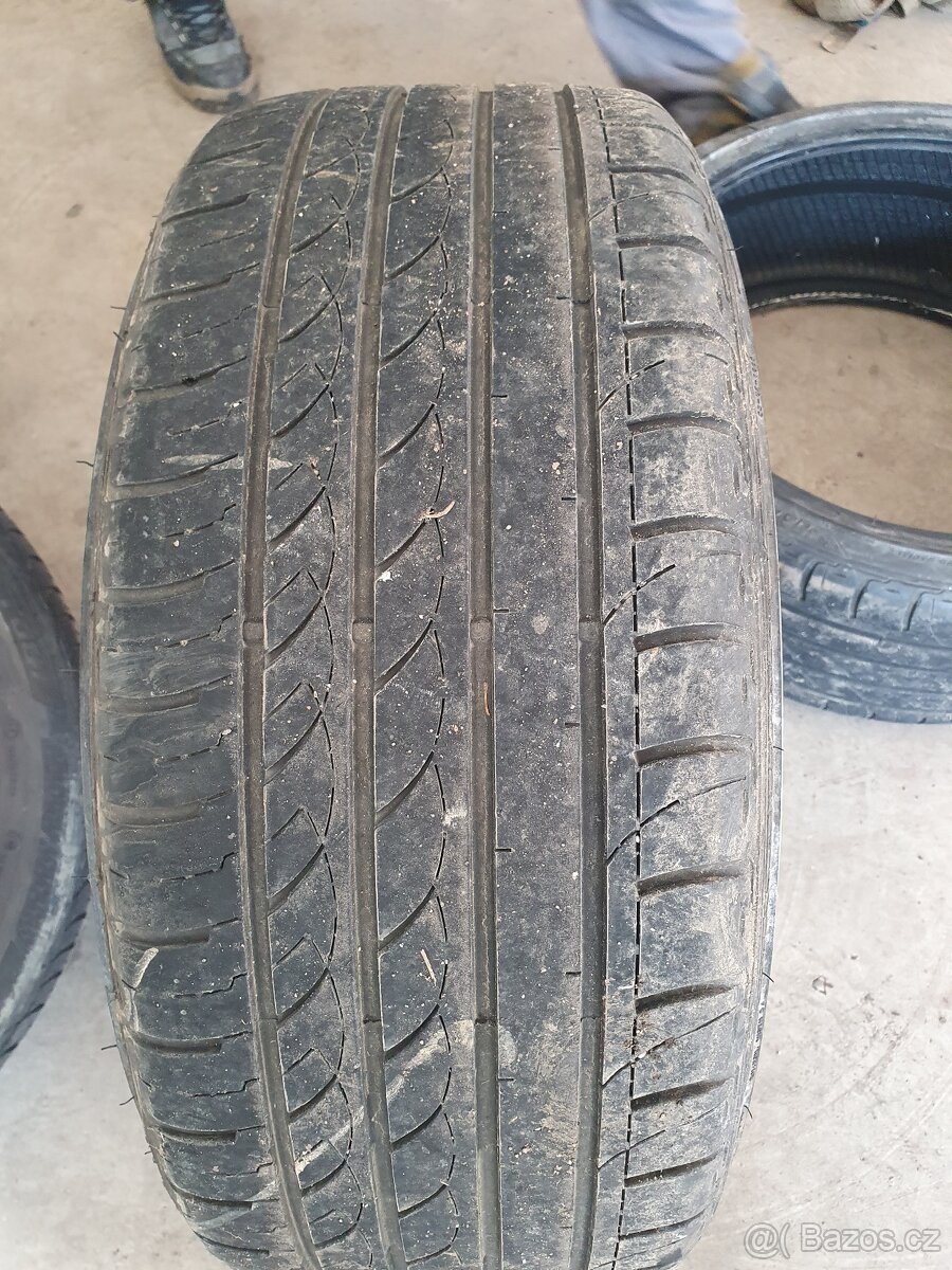 2x pneu 225/35 R20