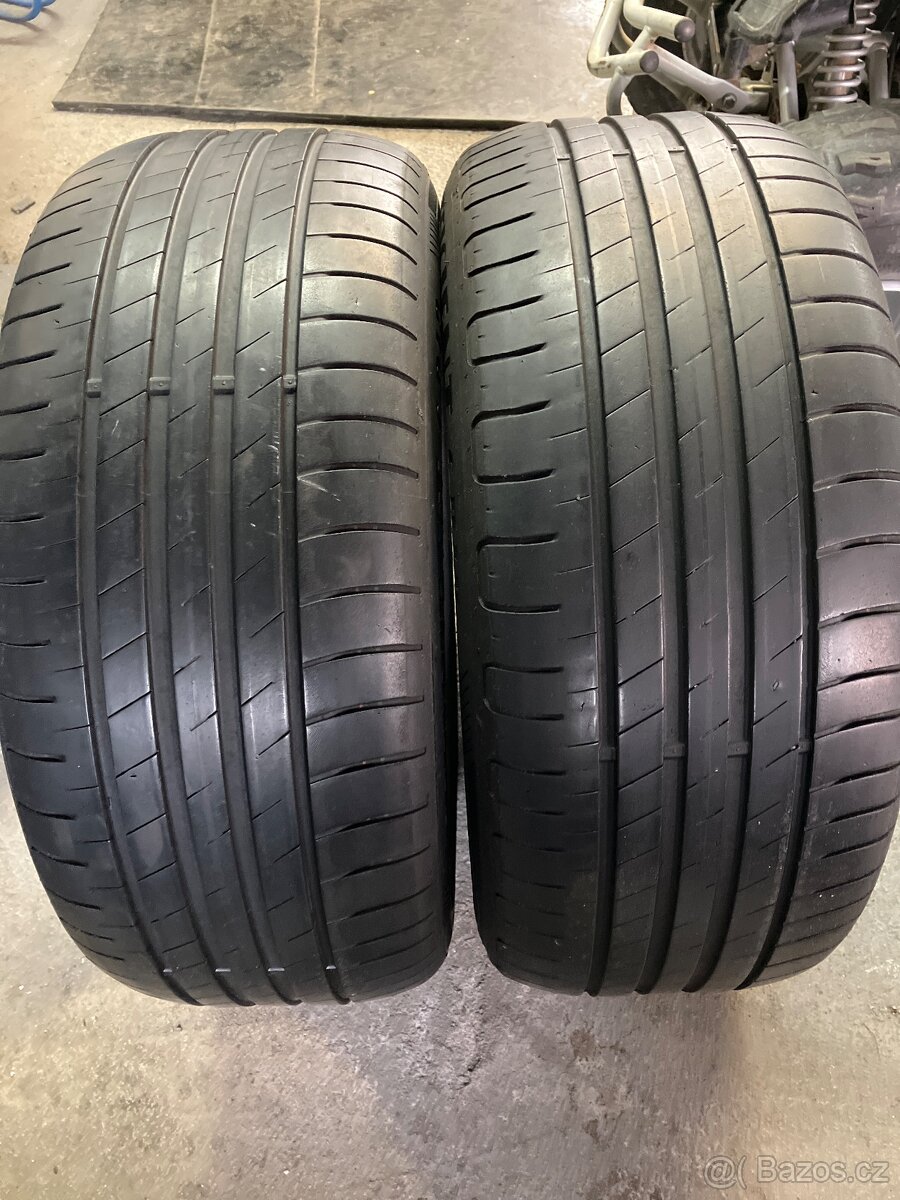 Pneu 225/55/16