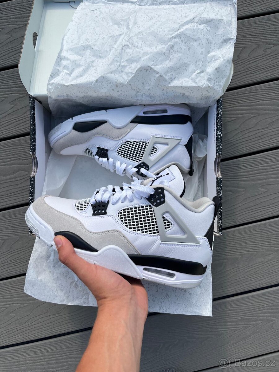 Jordan 4 Military black