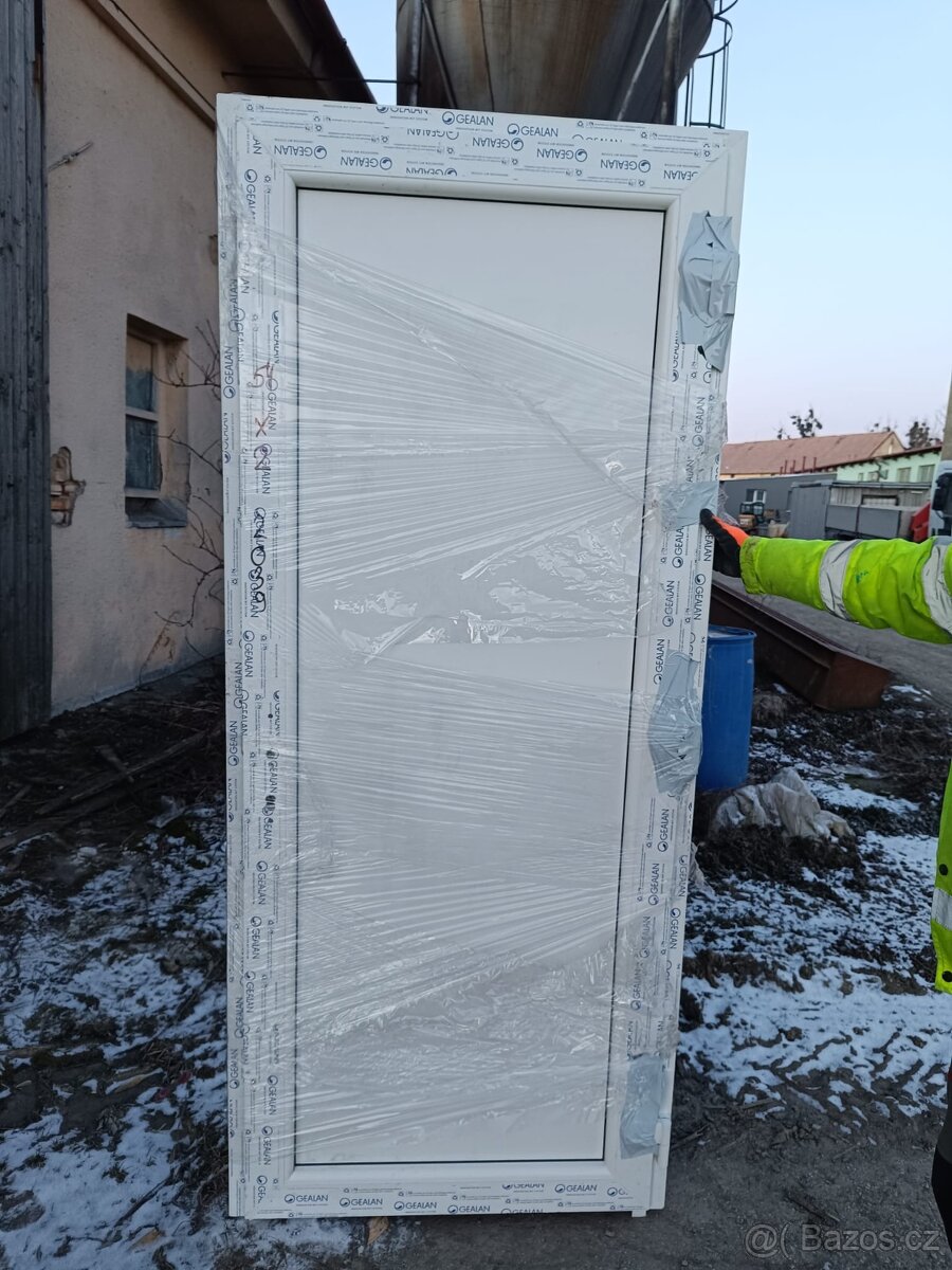 Nové jednokřídlé dveře 970x2260 1x levé 1x pravé