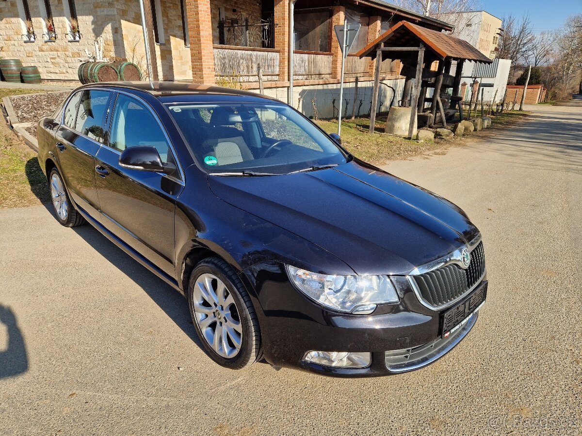 Škoda Superb 2 1,6 TDI, 77 KW xenony