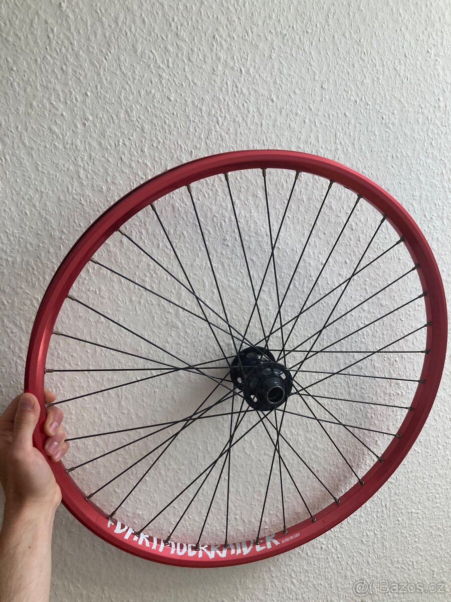 Přední kolo 26” 20x110 dirt