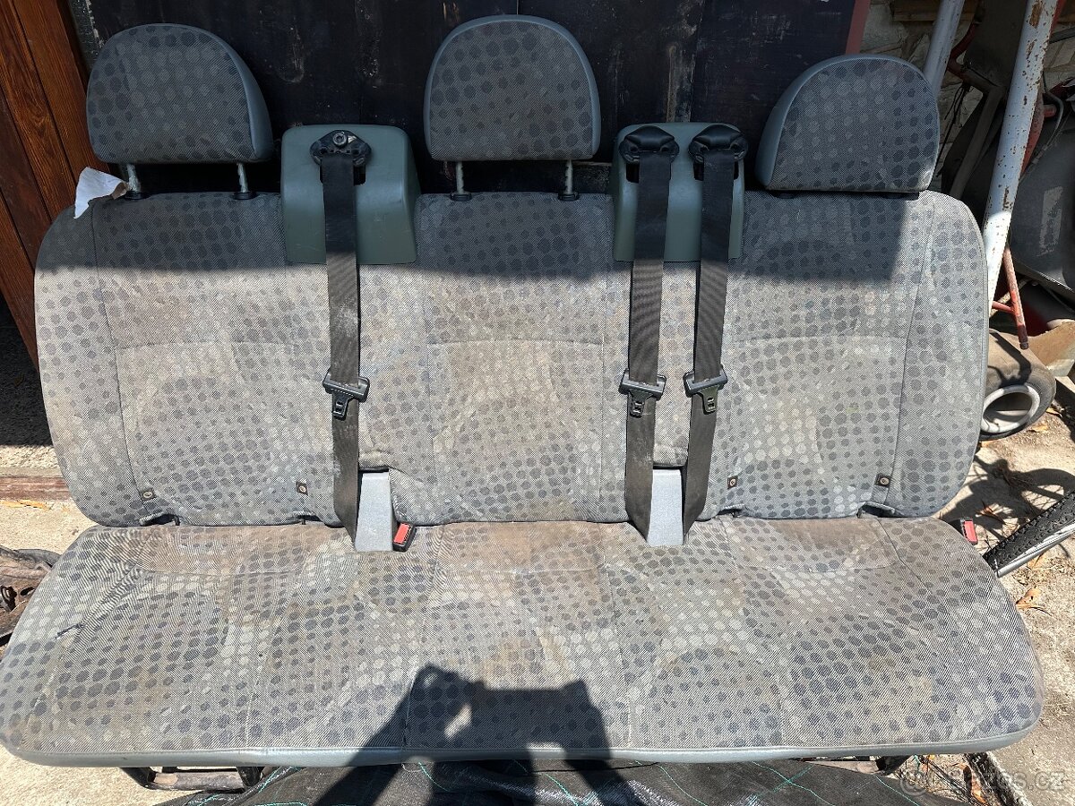 Zadní trojsedačka ford transit mk7