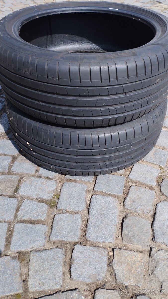 225/45R19