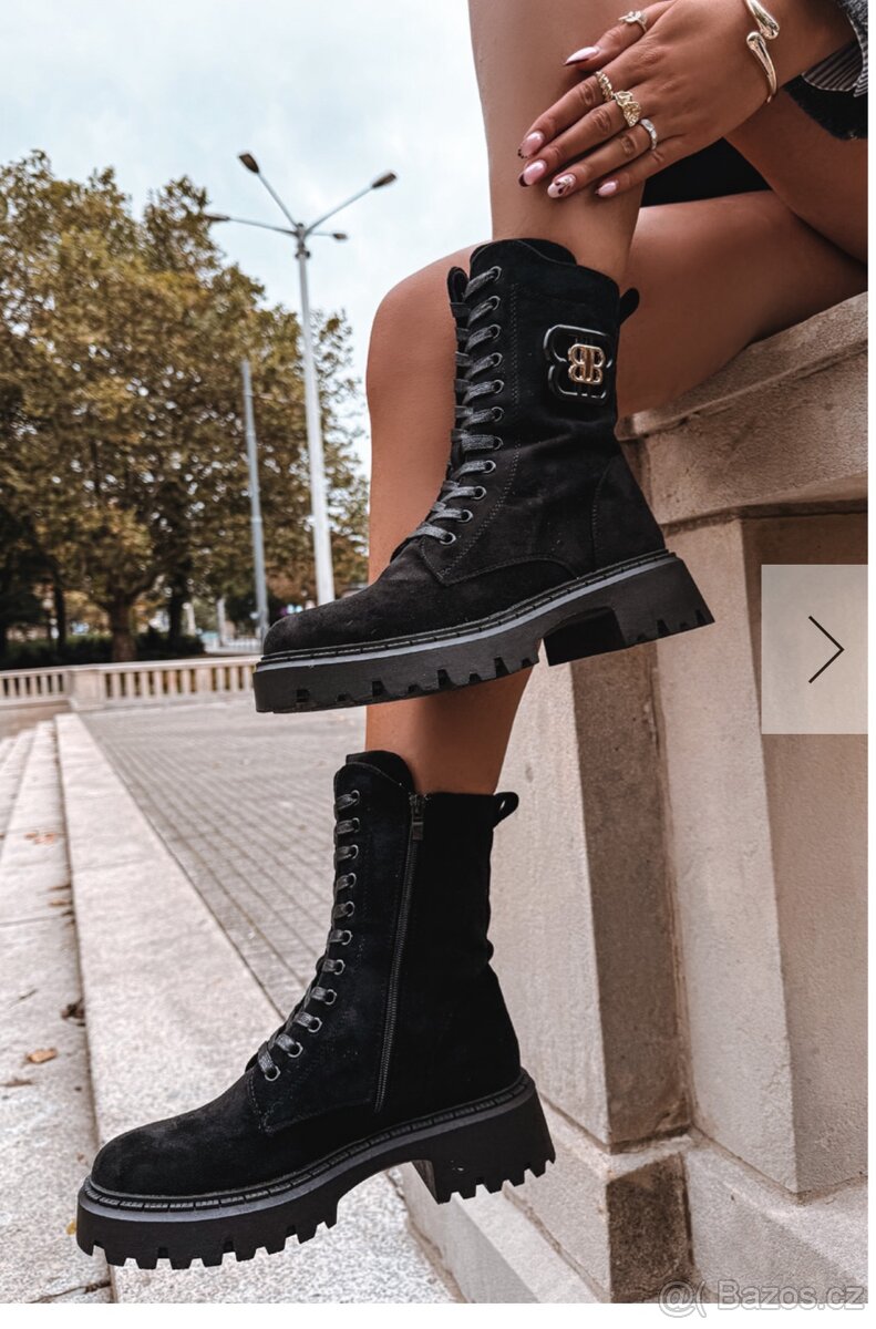Cerne dámské kotníčkové boty , s kožíškem uvnitř