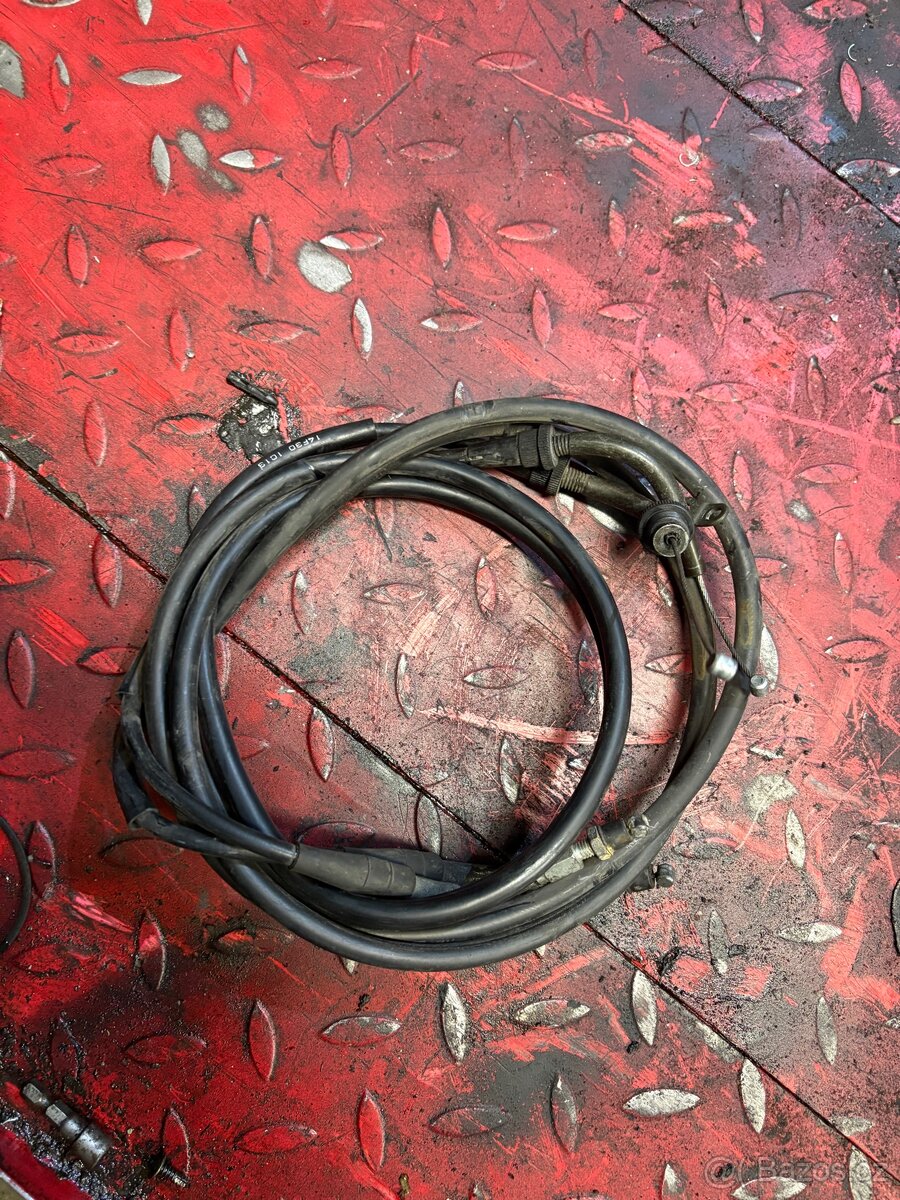 Suzuki Burgman 400 lanko plynu