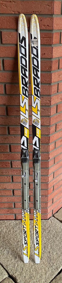 Dětské běžky se šupinou včetně vázání SNS