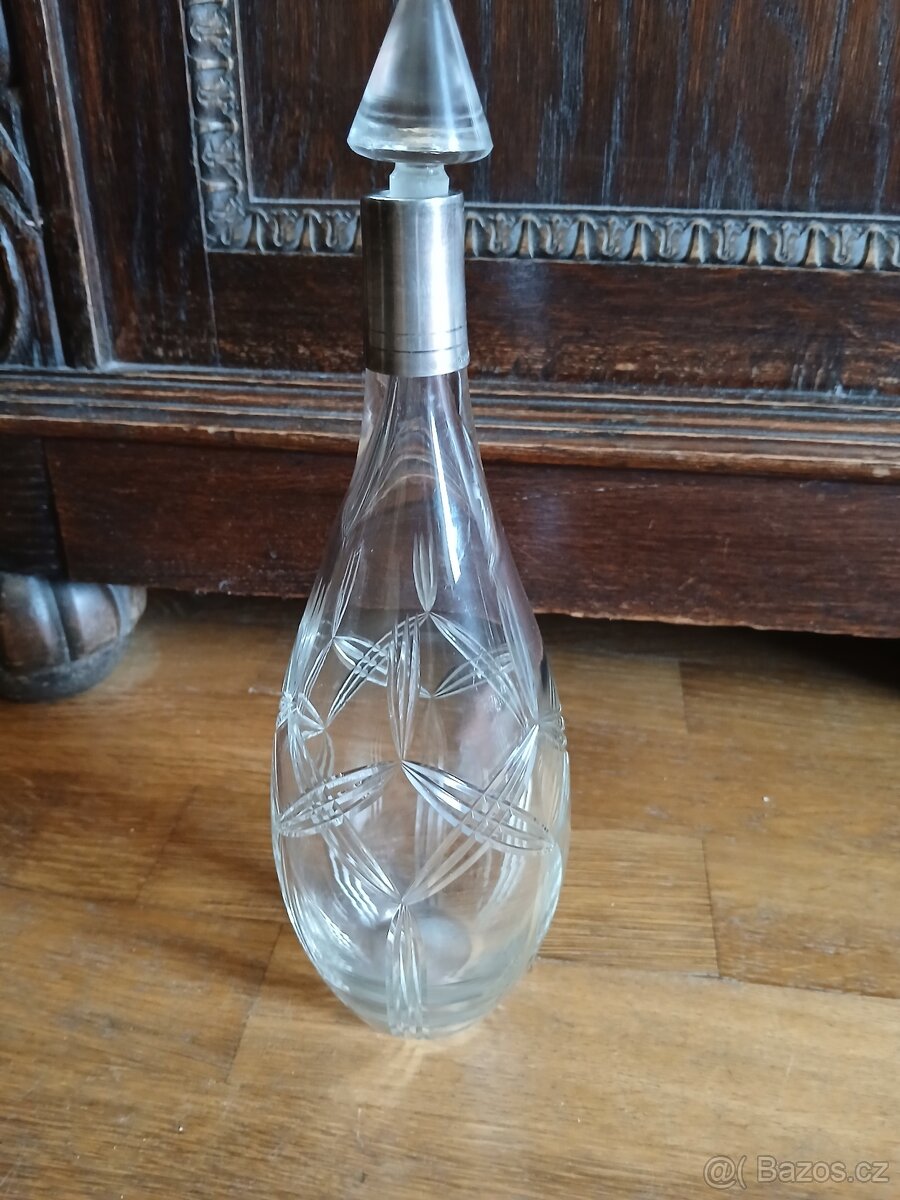 Prodám křišťálovou karafu, Francie, počátek 20. století. Stř