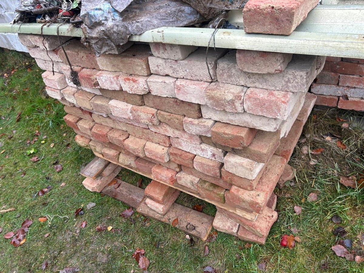 Pálené cihly - očištěné