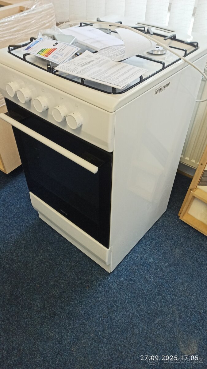 PLYNOVÝ SPORÁK NOVÝ AMICA