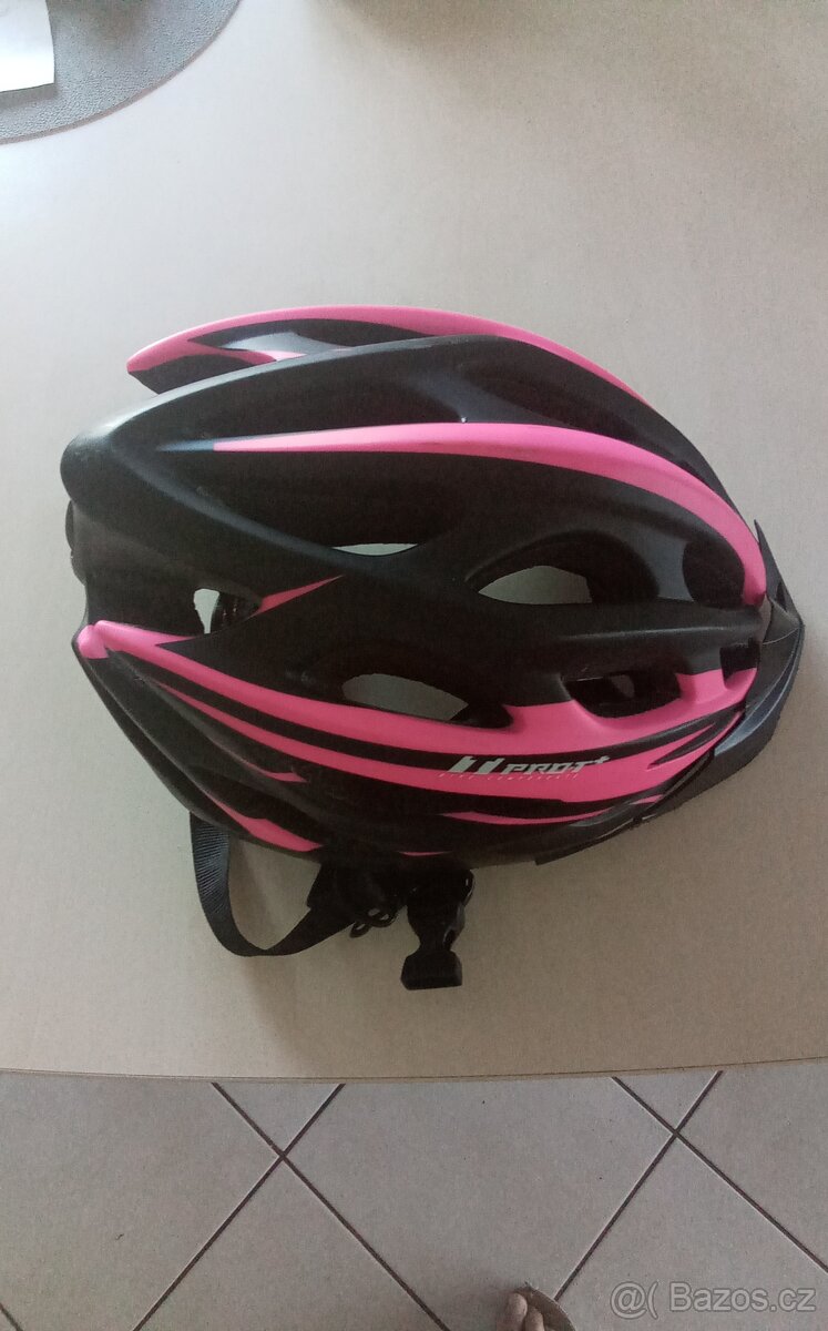 DÍVČÍ PŘILBA NA KOLO PRO -T PLUS