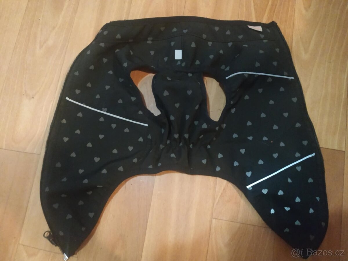 Samohýl vesta pro psa