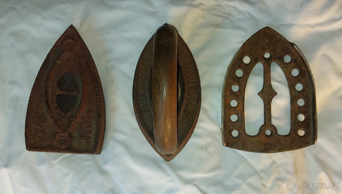 Starožitná žehlička 2