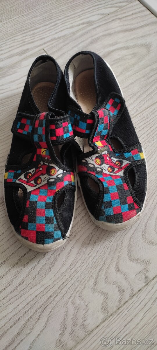 Dětské přezůvky, vel.32