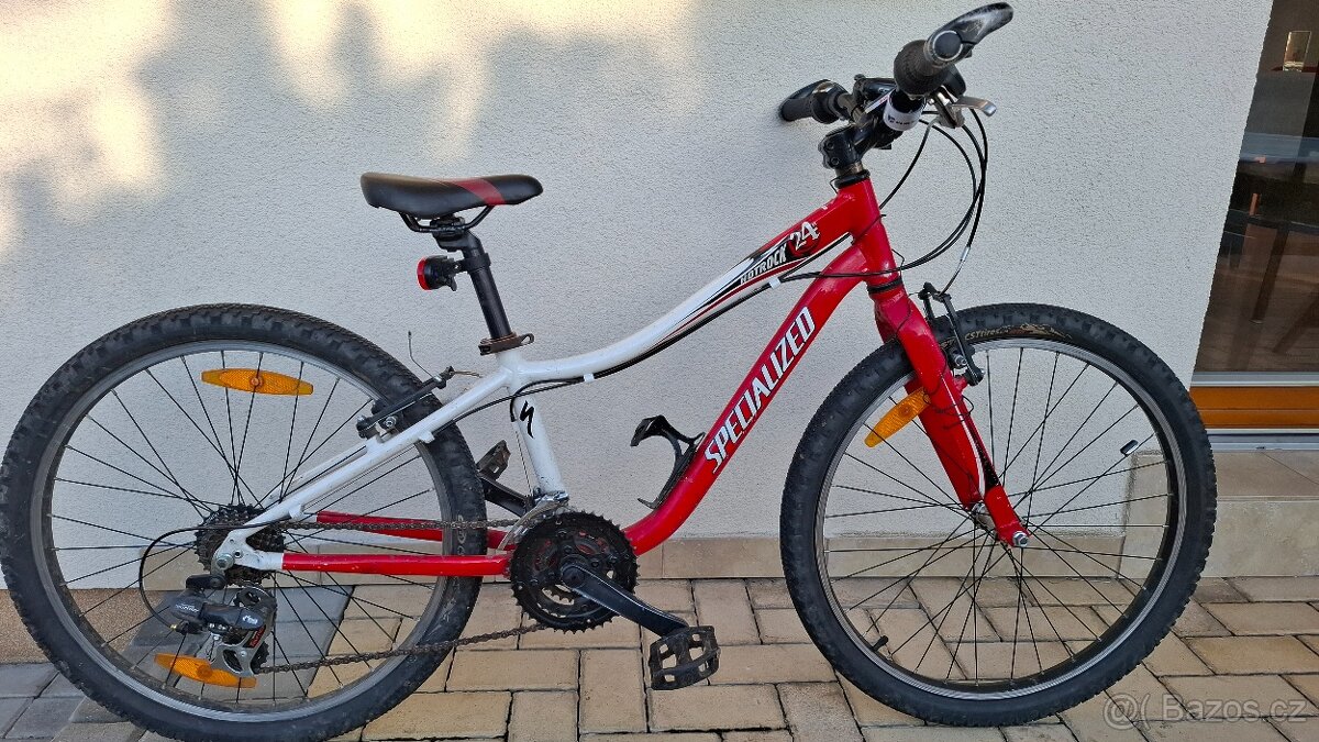 Specialized Hotrock 24" - 3x8 rychlostí