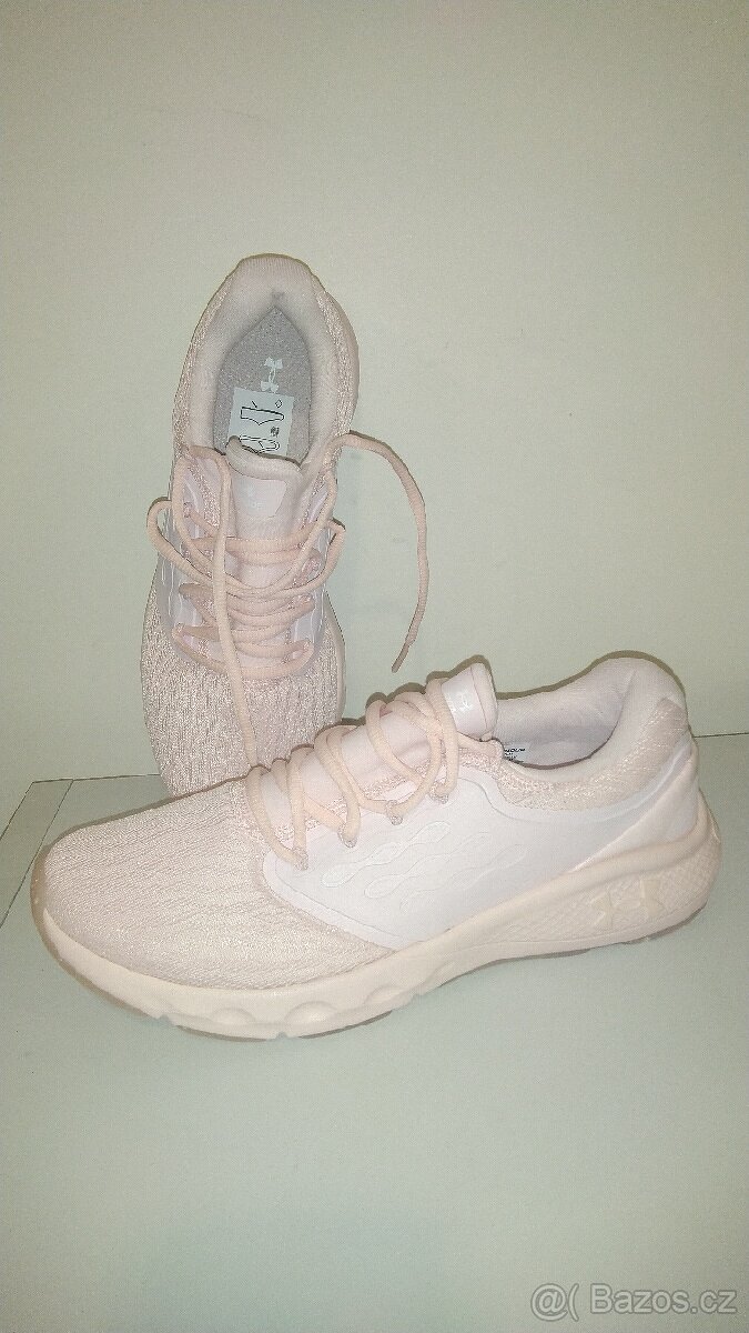 Tenisky Under Armour 40 a 41