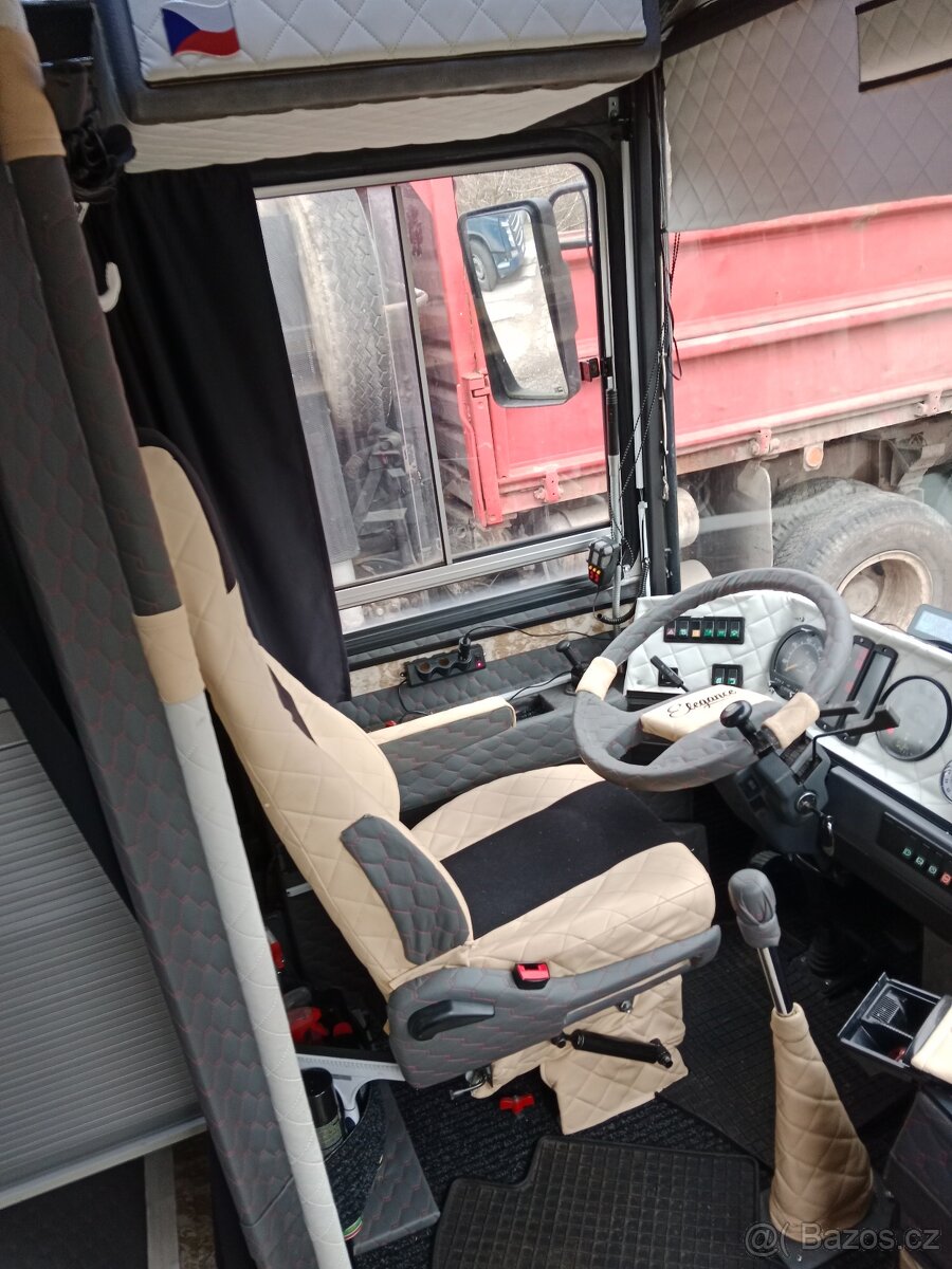 Obytný autobus