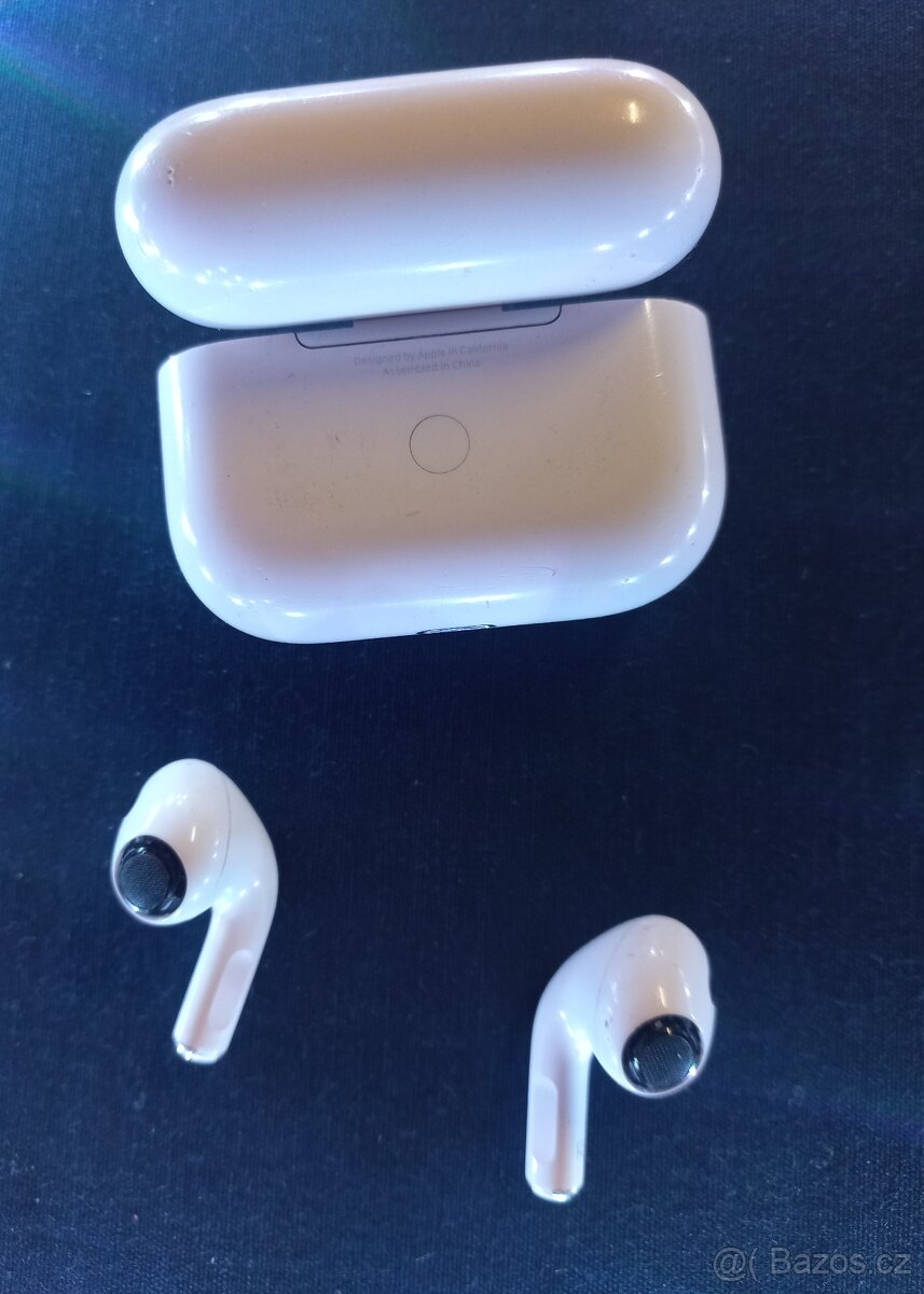 AirPods Pro 1 with MagSafe Charging Case