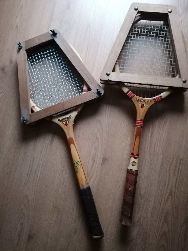 dřevěné tenisové rakety