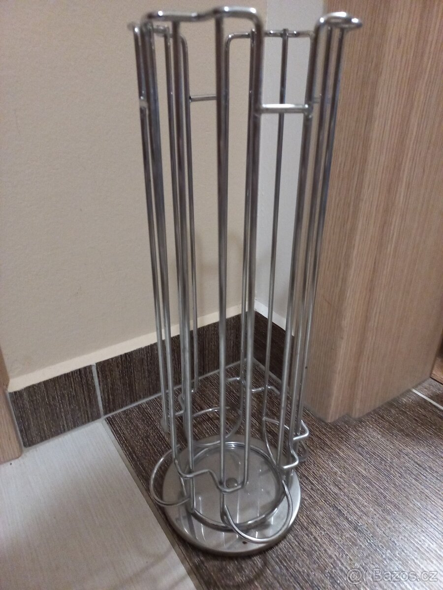 Držák na kapsle, třeba dolce gusto