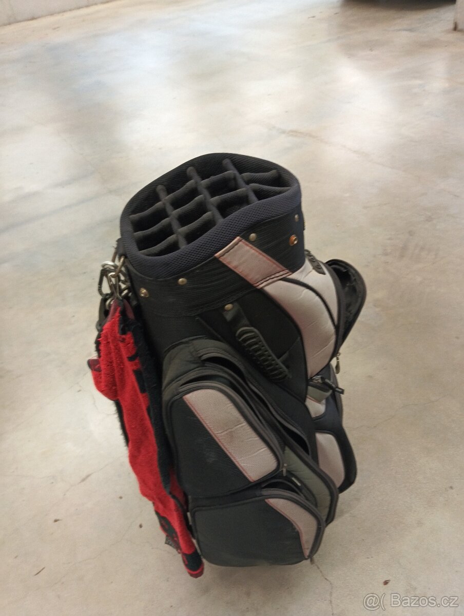 Golfový standbag