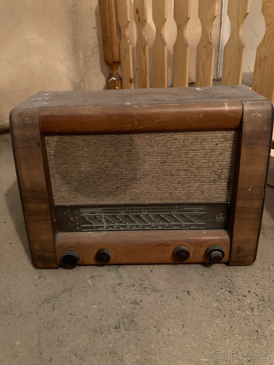 Staré rádio Tesla