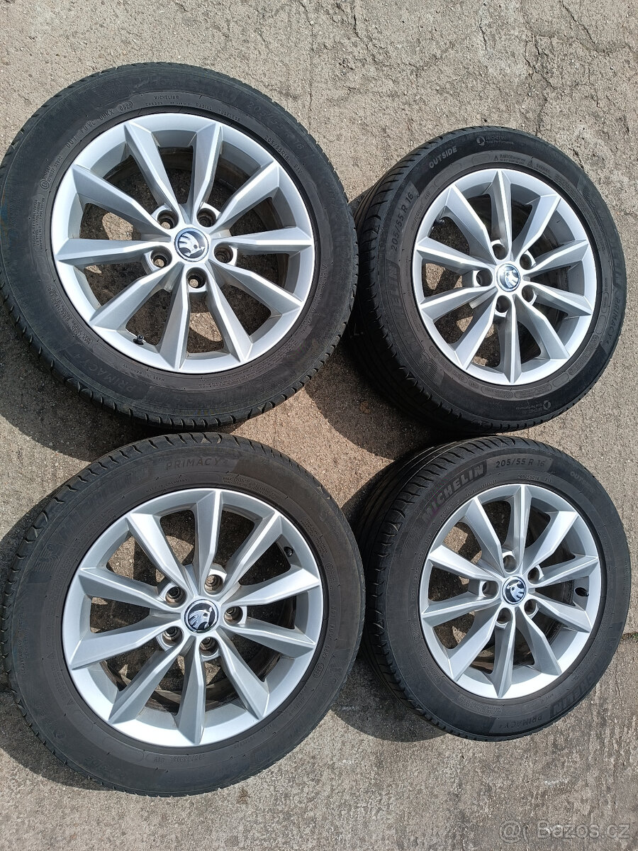 Škoda Octavia III - alu 6,5x16 et46 + letní 205/55/16