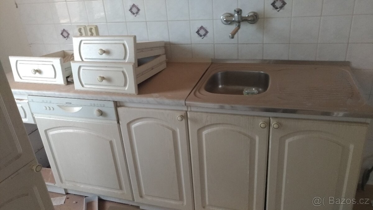 kuchyňská linka délka 3m vestavena lmicka