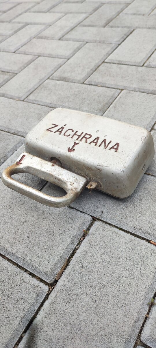 záchranná brzda z vozu