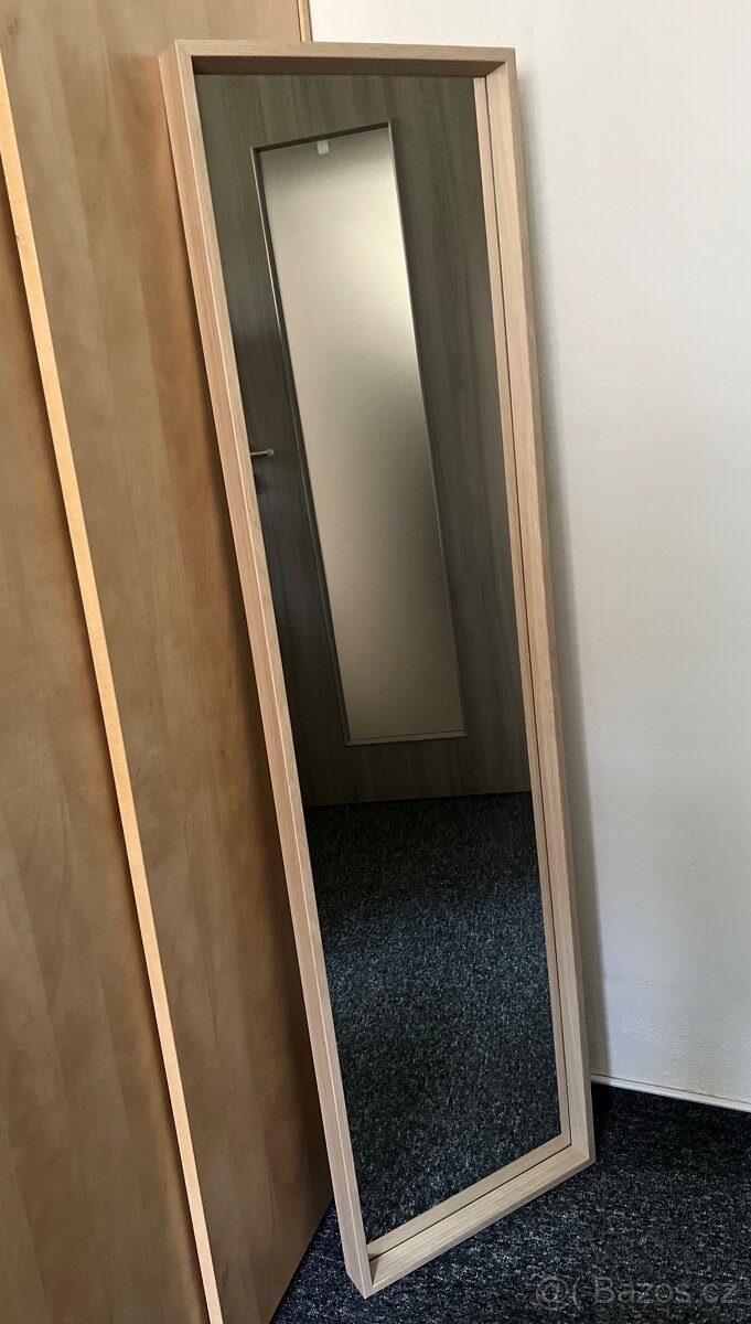 Nástěnné zrcadlo Nissedal