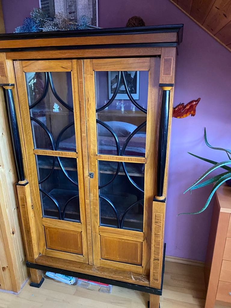 Starožitná knihovna Biedermeier