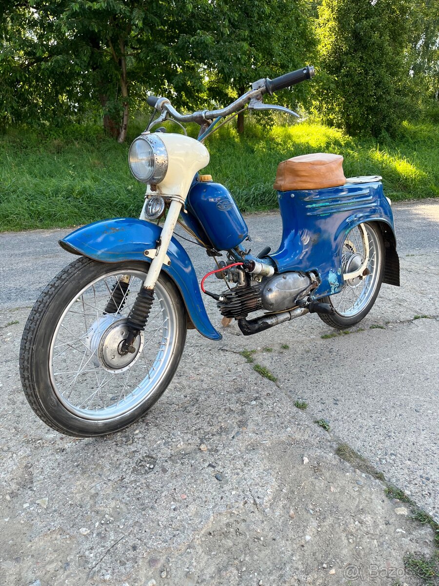 Jawa Pionýr 555