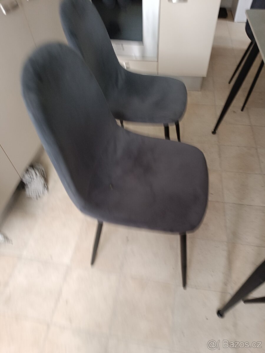 Židle šedá
