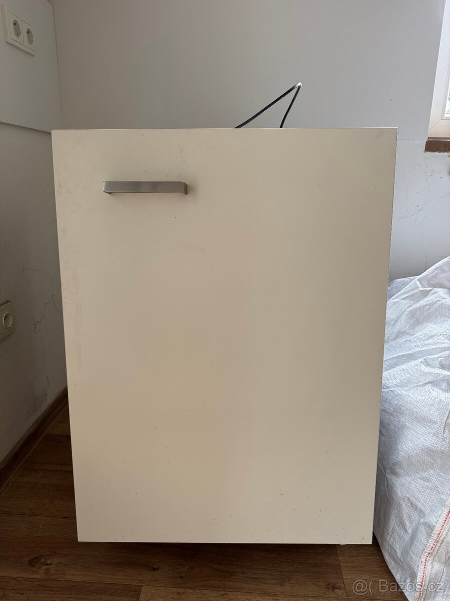 Vestavěna lednička Ikea