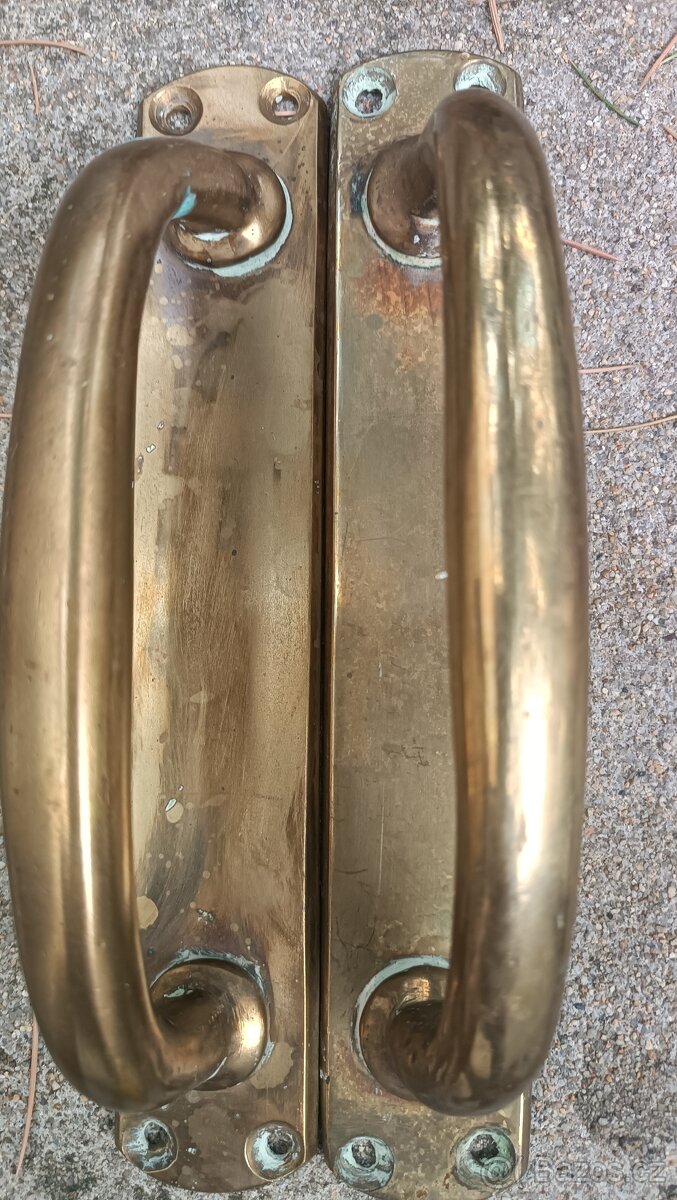 Madlo na historické dveře