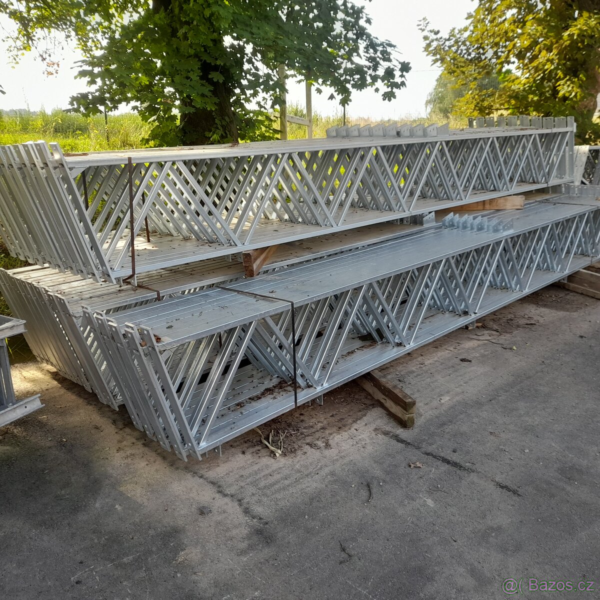 Vazníky, nosníky 10 m na sedlovoi střechu  - výprodej