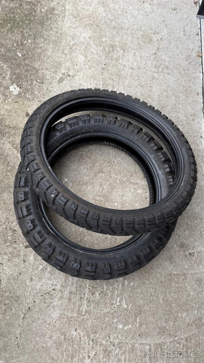 sada moto pneu Mitas E07