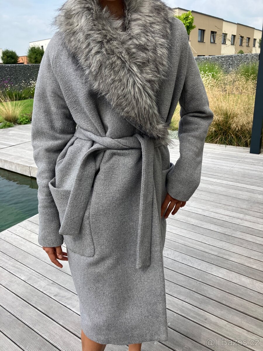 VLNĚNÝ kabát RESERVED vel 34